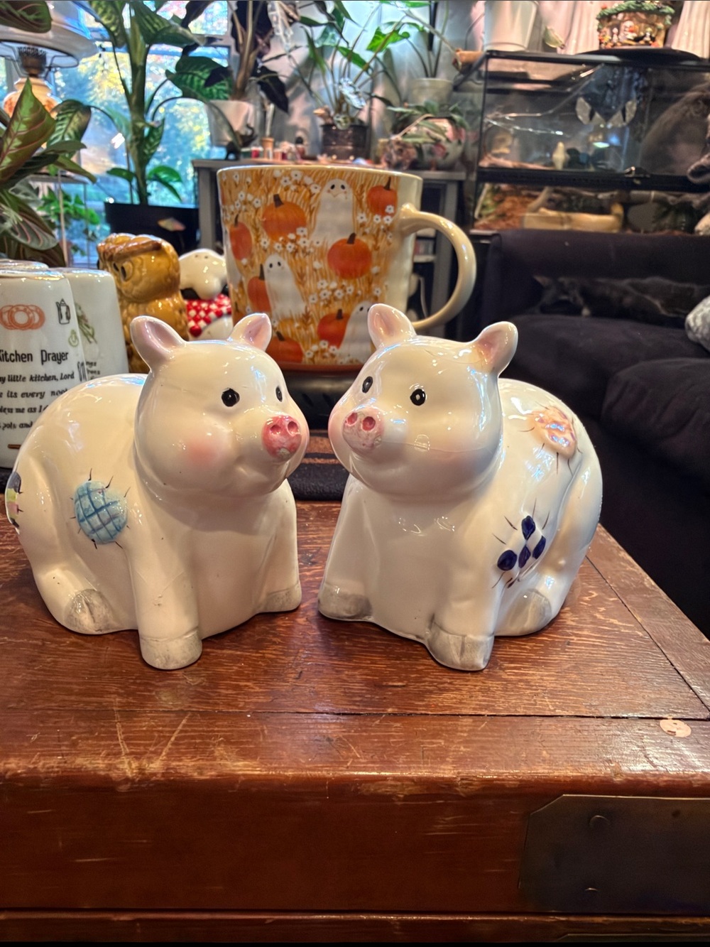 White Ceramic Pig Salt and Pepper Shakers - Decorative Kitchen Set